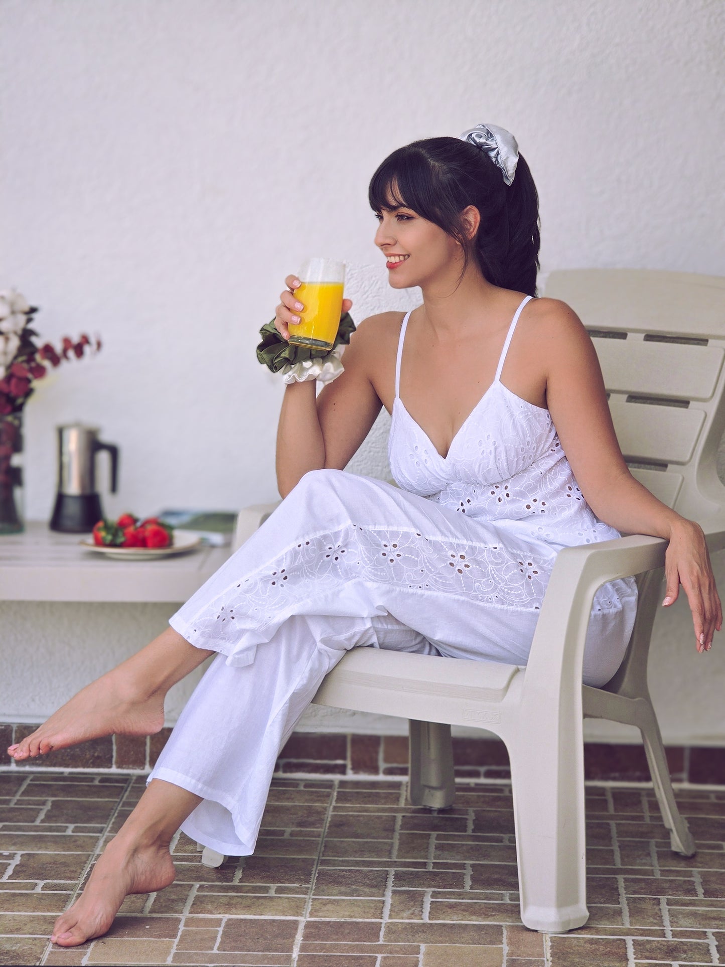 Pijama pantalón y blusa de tiras blanca REF. CLOE- Frescura y estilo para dormir