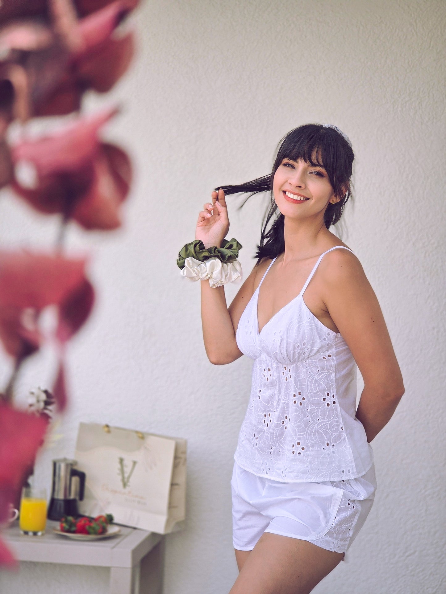 Pijama short y blusa de tiras blanca  REF. ALMA- Frescura y estilo para dormir